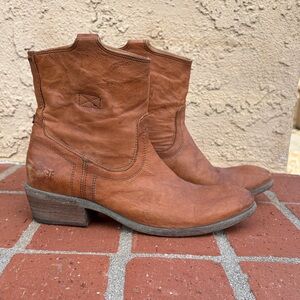 Frye Brown Leather Short Carson Ankle Boots